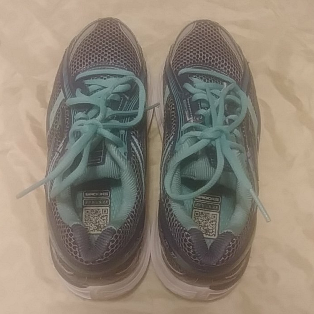 Brooks Dyad 7 View 4